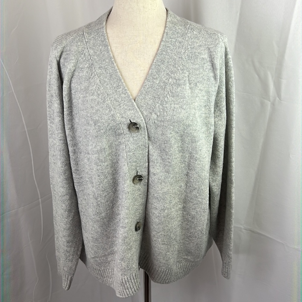 Cabi Snug Cardigan Gray XS 4104 EUC - Picture 2 of 4